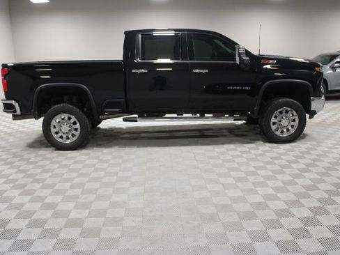 Used 2024 Chevrolet Silverado 2500 LTZ w/ LTZ Convenience Package AWD/4WD image 12