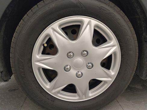 Used 2021 Nissan Kicks S image 31