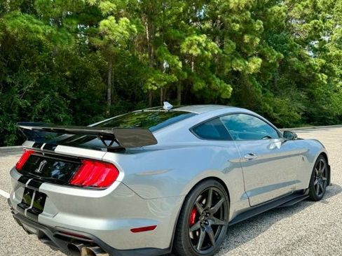 Used 2020 Ford Mustang Shelby GT500 w/ Carbon Fiber Track Pack RWD image 17