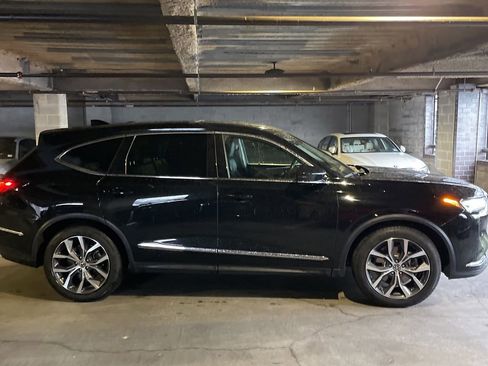 Used 2024 Acura MDX SH-AWD w/ Technology Package image 5