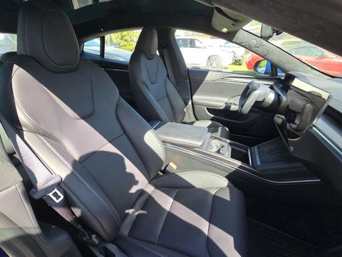 Used 2022 Tesla Model S Plaid image 6