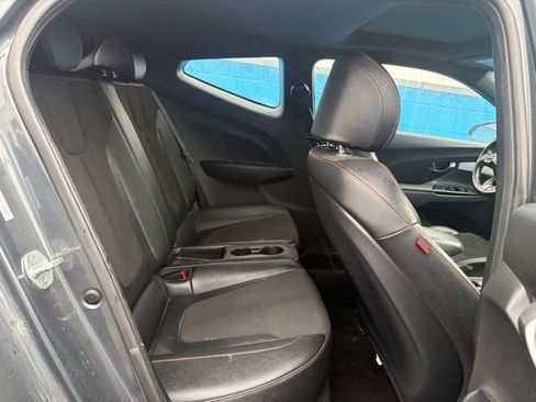 Used 2019 Hyundai Veloster 2.0 Premium image 7
