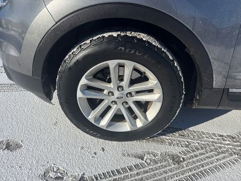 Used 2014 Ford Explorer XLT w/ Equipment Group 202A image 27