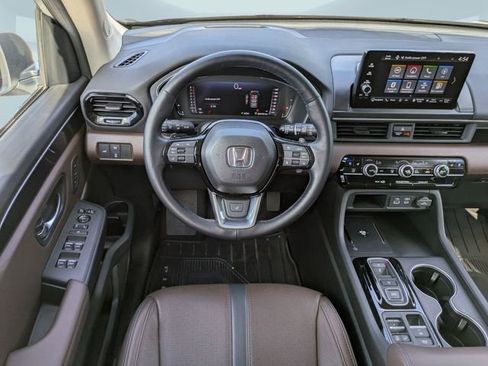 Used 2024 Honda Pilot Elite image 18