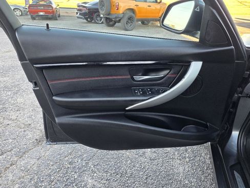 Used 2018 BMW 330i xDrive Sedan w/ Premium Package image 10