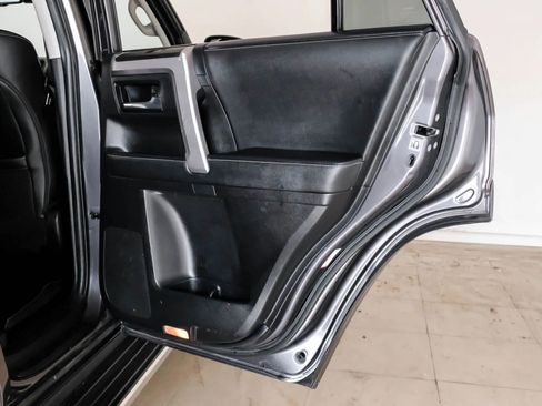 Used 2020 Toyota 4Runner SR5 Premium w/ Moonroof Package RWD image 49