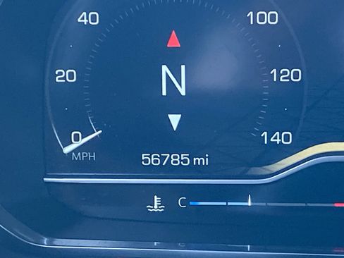 Used 2024 GMC Yukon SLT image 30