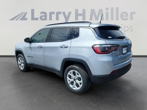 New 2025 Jeep Compass Latitude AWD/4WD image 3