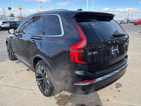 Certified 2025 Volvo XC90 B6 Plus image 8
