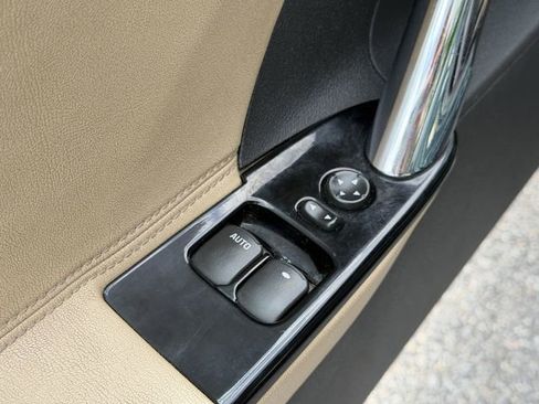 Used 2007 Saturn Sky w/ Premium Trim Pkg RWD image 14