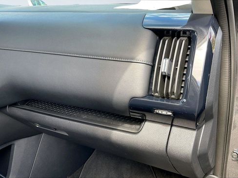 Used 2025 Nissan Pathfinder S image 18