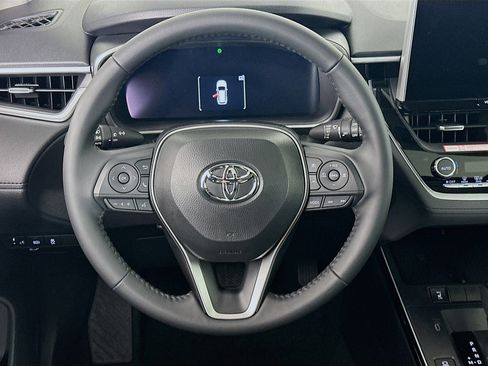 Used 2026 Toyota Corolla Cross XLE w/ Convenience Package FWD image 18