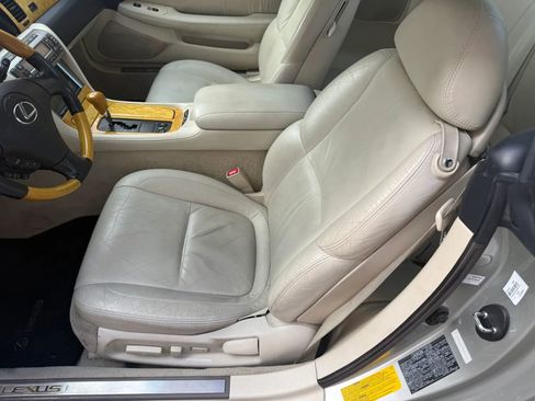 Used 2003 Lexus SC 430 Convertible RWD image 12