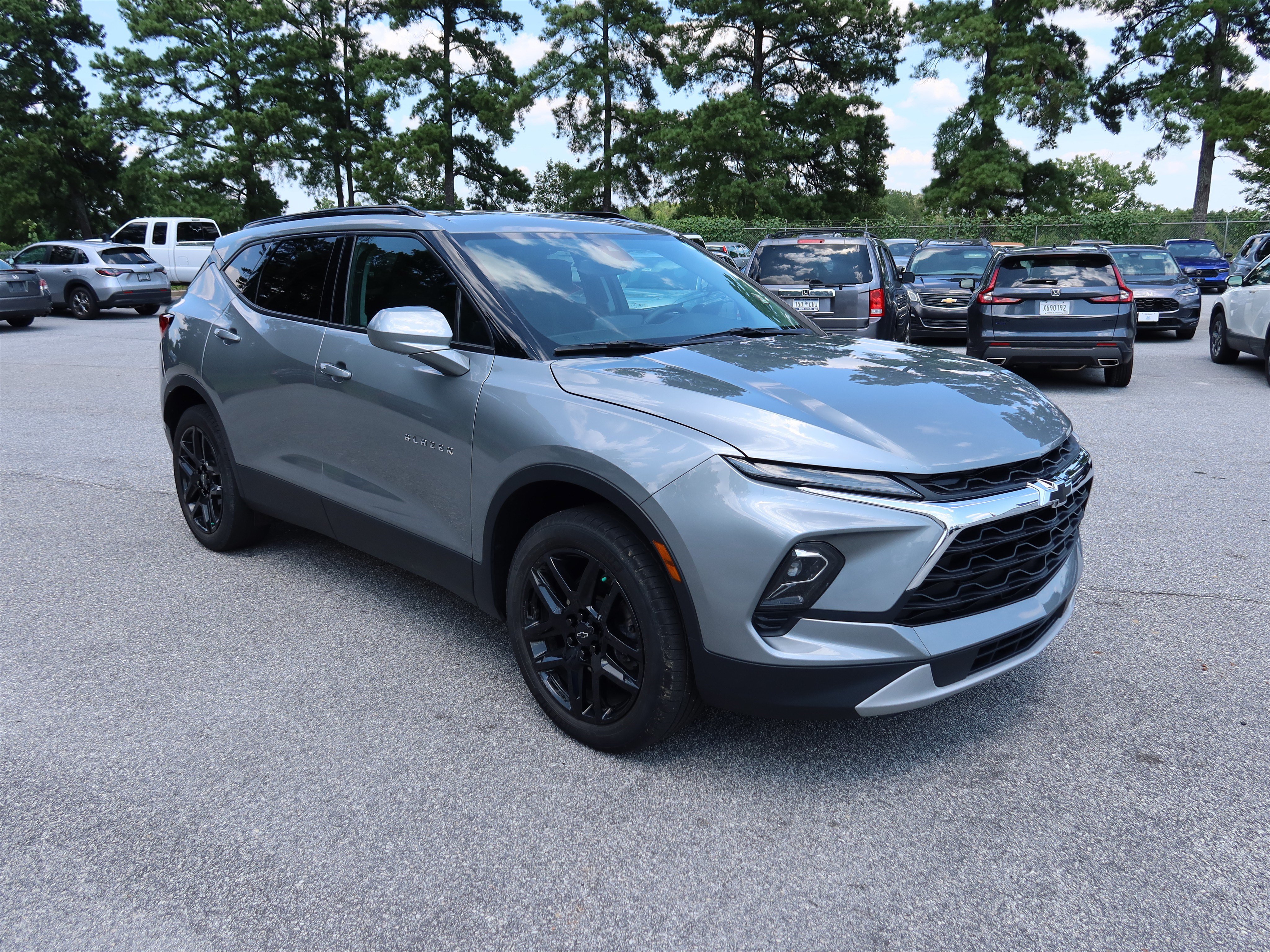 Used 2023 Chevrolet Blazer LT w/ Convenience Package FWD image 2