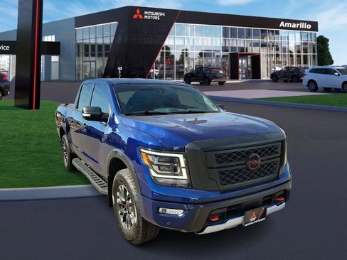 Used 2024 Nissan Titan PRO-4X w/ Pro-4x Convenience Package image 4