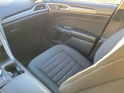 Used 2020 Ford Fusion SE image 14