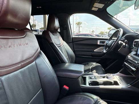 Used 2020 Ford Explorer Platinum w/ Premium Technology Package AWD/4WD image 33
