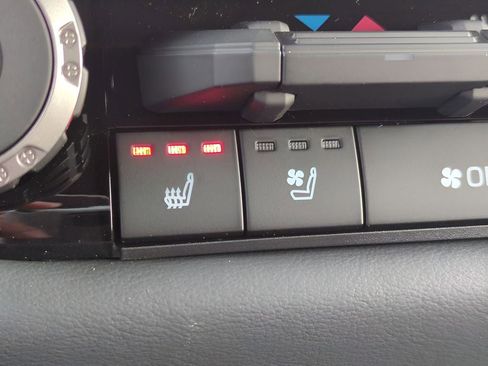 New 2026 Toyota Tundra Platinum image 32