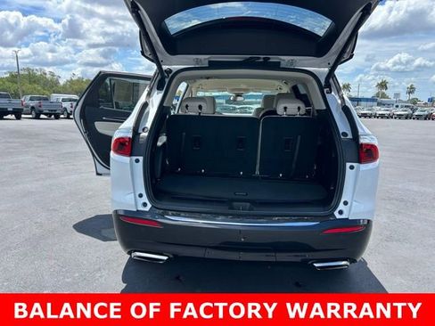 Used 2023 Buick Enclave Essence w/ Sport Touring Edition FWD image 17