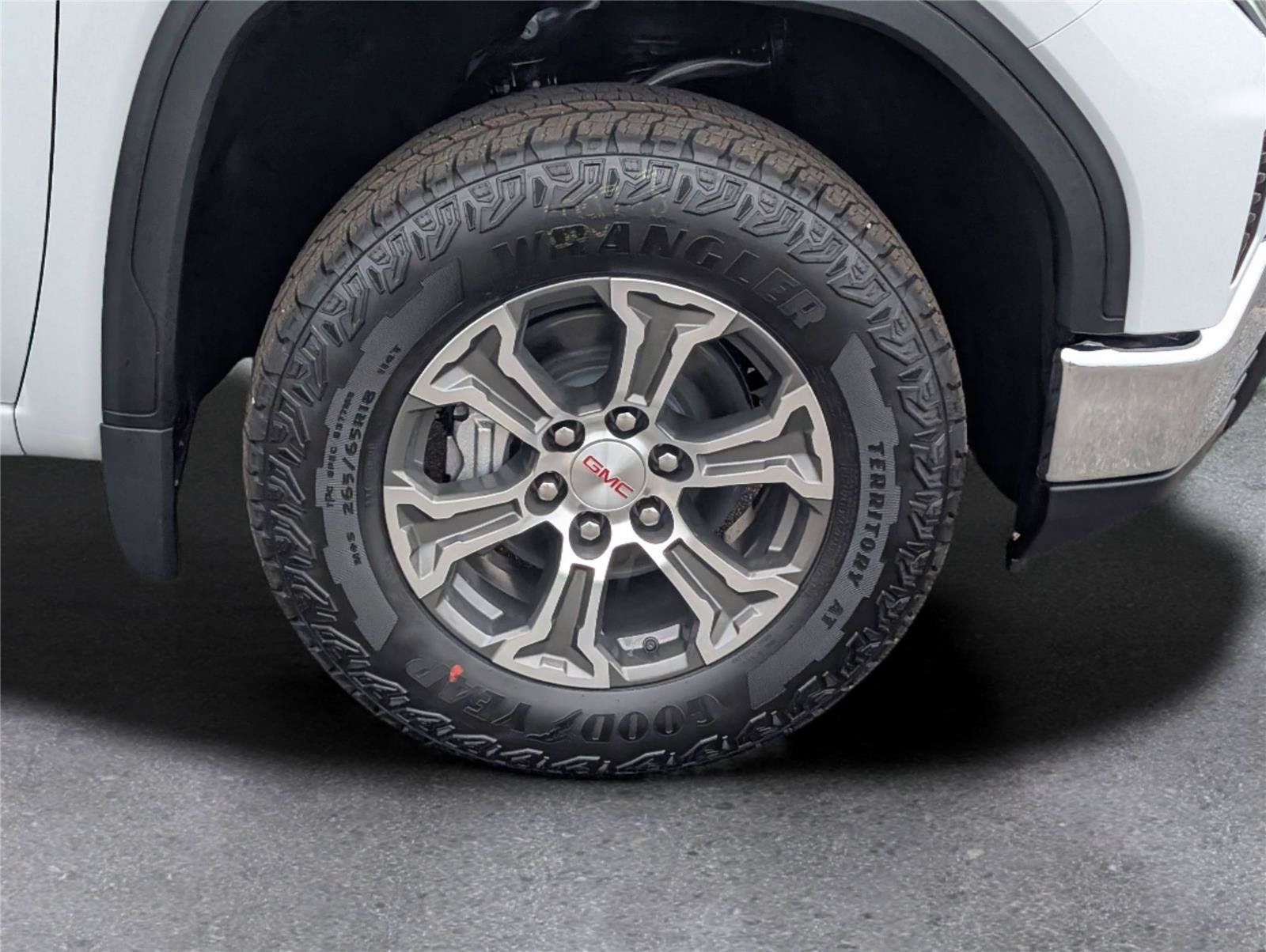 Used 2026 GMC Sierra 1500 SLE w/ X31 Off-Road Package AWD/4WD image 6