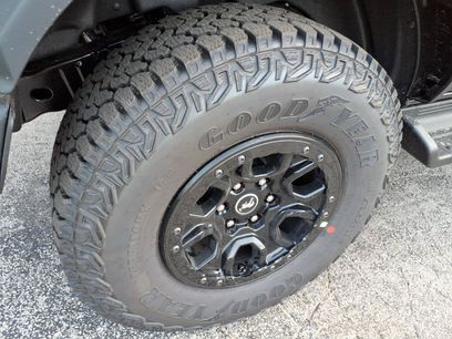 New 2026 Ford Bronco Outer Banks w/ Sasquatch Package