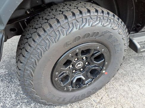 New 2026 Ford Bronco Outer Banks w/ Sasquatch Package AWD/4WD image 4