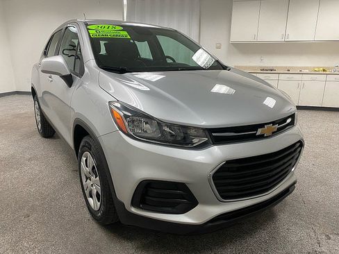 Used 2018 Chevrolet Trax LS image 3