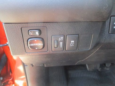 Used 2015 Toyota RAV4 XLE AWD/4WD image 23