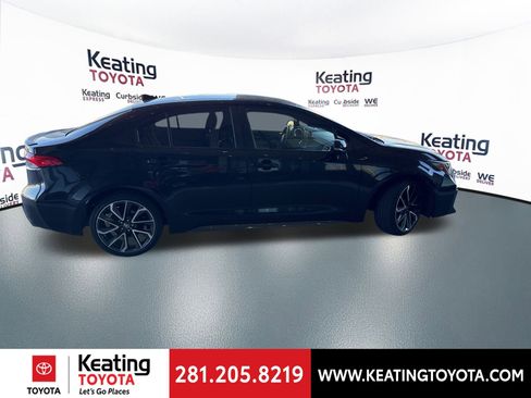 Used 2022 Toyota Corolla SE image 2