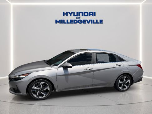Used 2023 Hyundai Elantra Limited FWD image 3