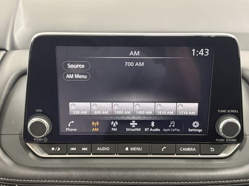 Used 2025 Nissan Rogue SV w/ SV Premium Package FWD image 15