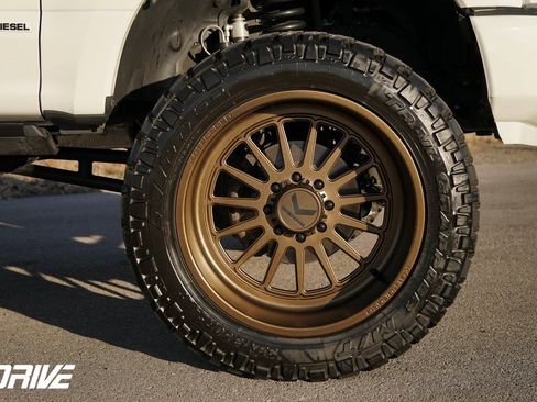 Used 2022 Ford F350 Platinum image 14