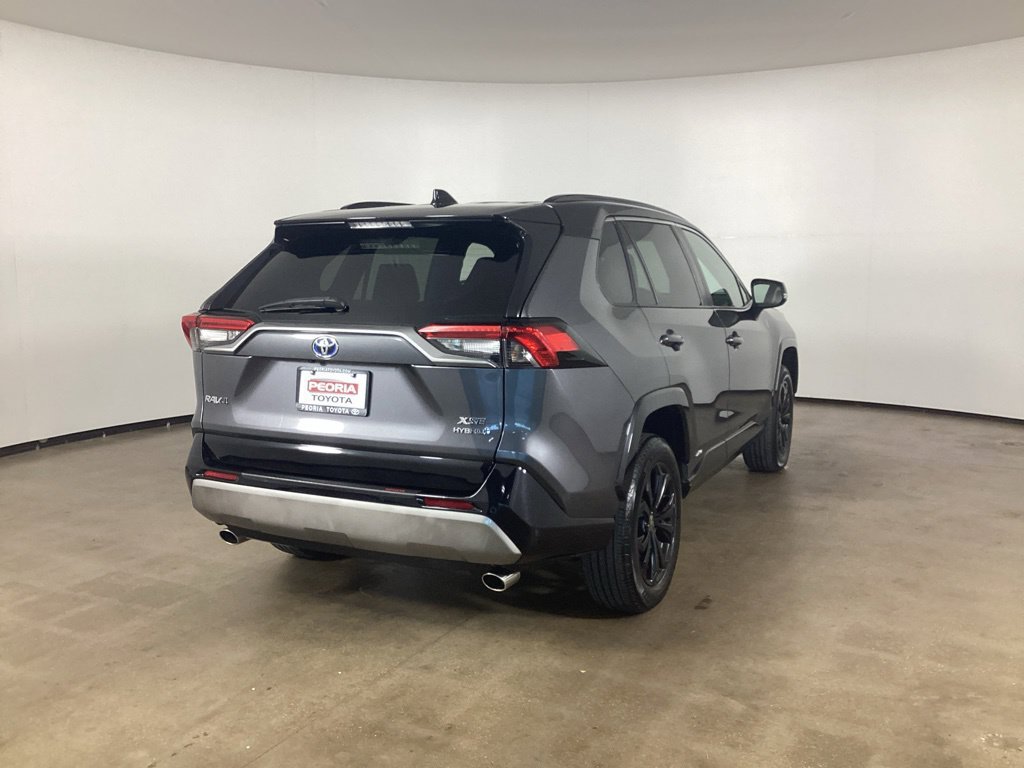 Used 2022 Toyota RAV4 XSE AWD/4WD image 5