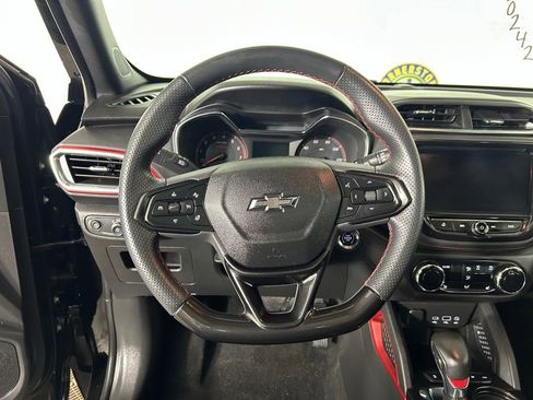 Used 2023 Chevrolet TrailBlazer RS w/ Sun and Liftgate Package AWD/4WD image 8