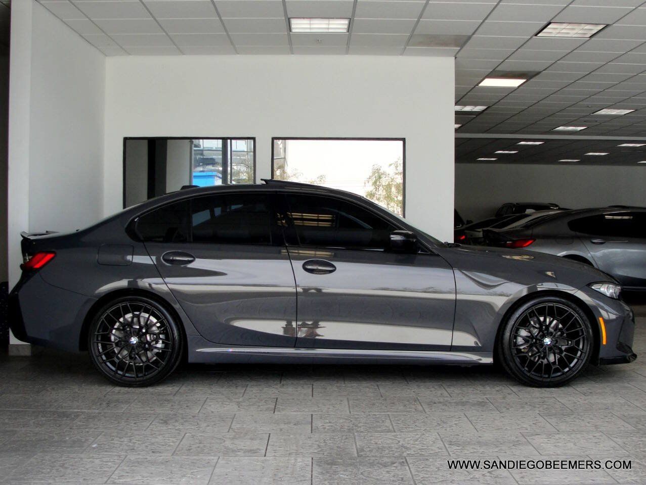 Used 2024 BMW 330i Sedan w/ M Sport Package RWD image 9