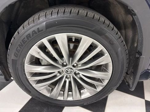 Used 2021 Toyota Highlander Platinum AWD/4WD image 5