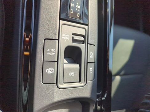 New 2026 Toyota Prius Plug-In Hybrid FWD image 19