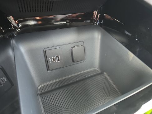 New 2026 Ford Explorer Platinum image 34