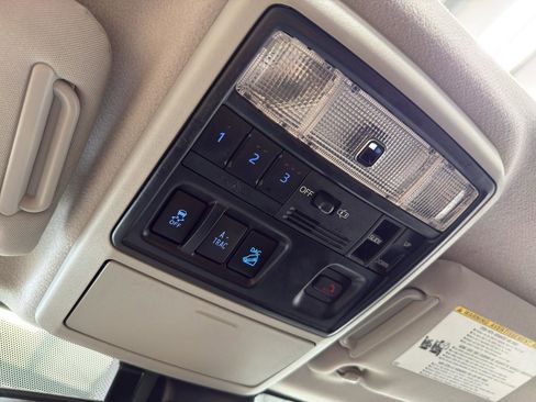Used 2020 Toyota 4Runner Limited AWD/4WD image 24