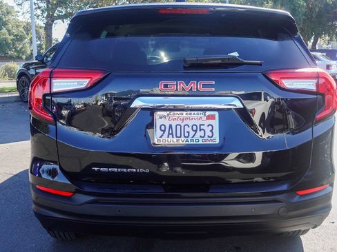 Used 2022 GMC Terrain SLE image 10