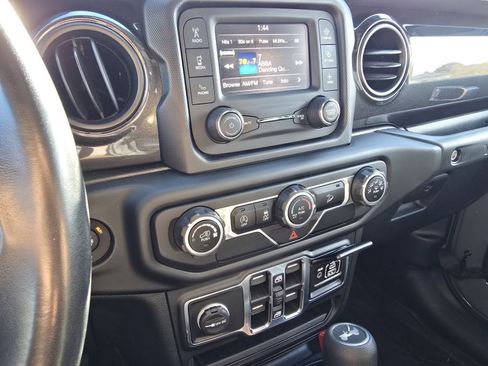 Used 2020 Jeep Wrangler Unlimited Sport image 23