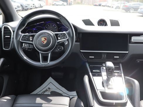 Used 2022 Porsche Cayenne Platinum Edition AWD/4WD image 12