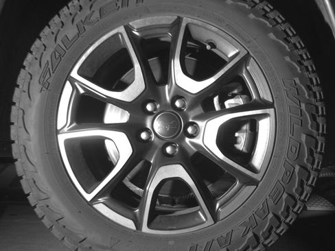 Used 2025 Jeep Compass Trailhawk AWD/4WD image 13