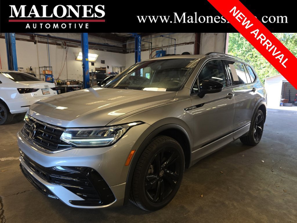 Used 2023 Volkswagen Tiguan SE R-Line FWD image 1