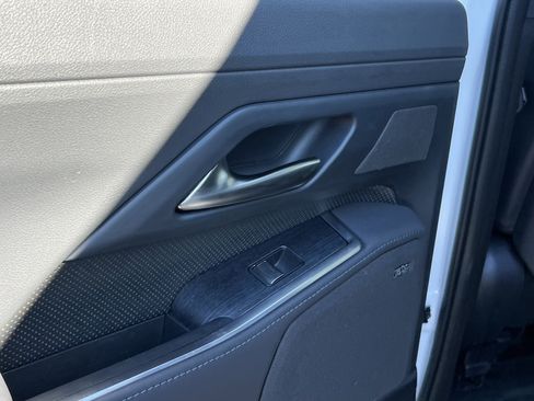 Used 2024 Lexus GX 550 w/ Accessory Package (2T) image 26