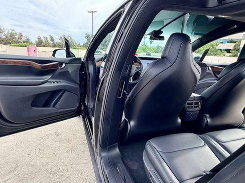 Used 2018 Tesla Model X 75D AWD/4WD image 31