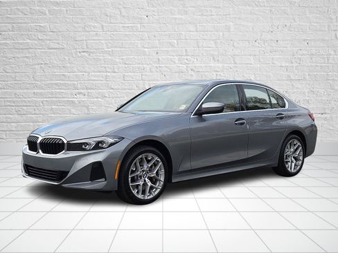 Used 2025 BMW 330i xDrive Sedan w/ Premium Package AWD/4WD image 3
