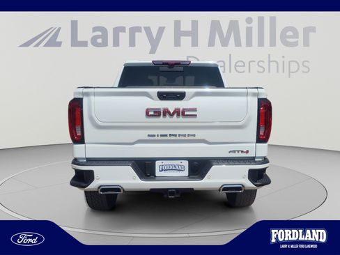 Used 2025 GMC Sierra 1500 AT4 w/ AT4 Premium Package AWD/4WD image 4