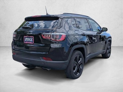 Used 2021 Jeep Compass Latitude FWD image 5