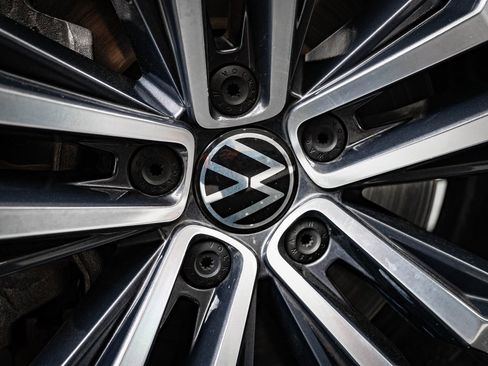 Used 2021 Volkswagen Atlas SEL Premium image 8